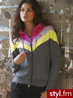 Dziaisj widziałam ją u mnie w mieście w adidasie , jak myślicie opłaca się wydać na nią około 250 zł :D na nią ? - Pozostałe Ciuchy Moda