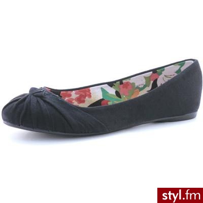 Black ruched round toe pumps - Dorothy Perkins - Polyvore. Pobrano ze strony: http://www.polyvore.com/black_ruched_round_toe_pumps/thing?id=17285589 - Pozostałe Buty Moda