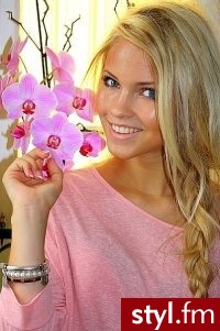  Emilie Nereng 
 - Blond Rozpuszczone Proste Na co dzień Długie Fryzury