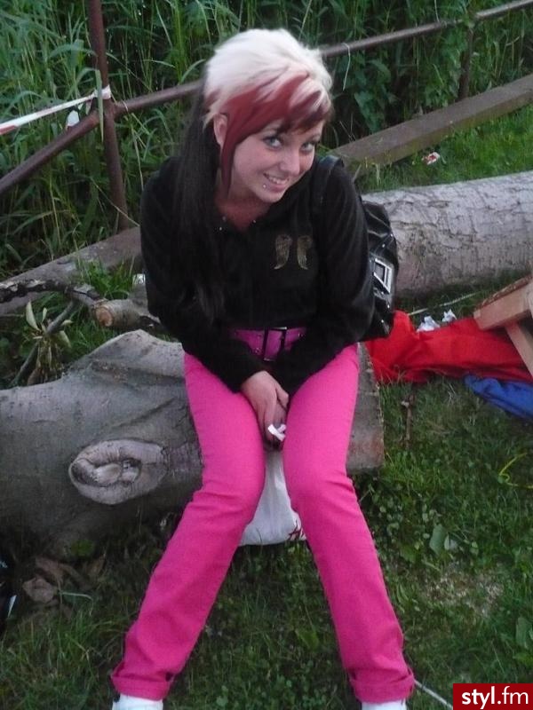 Emo hair. takie miałam cudo na głowie ;) - EMO Alternatywne Średnie Fryzury