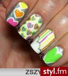 https://www.facebook.com/pages/Blondi-Nails/401325363307849 - Paznokcie