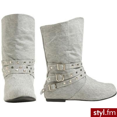 Short Jersey 3 Buckle Boot - Teen Clothing by Wet Seal - Polyvore. Pobrano ze strony: http://www.polyvore.com/short_jersey_buckle_boot_teen/thing?id=19821347 - Pozostałe Buty Moda
