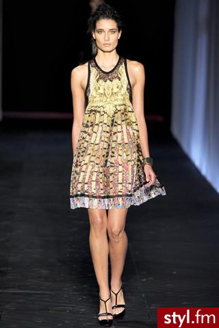 Sukienki Moda