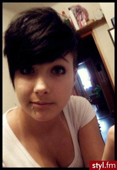 Średnie Fryzury