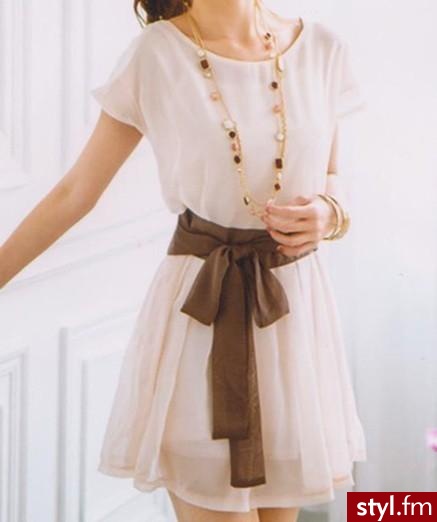Sukienki Moda