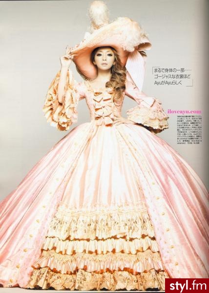 Ayumi Hamasaki. Jeśli już jest w galerii to poproszę o linka, a wtedy usunę zdjęcie. - Pozostałe Ciuchy Moda