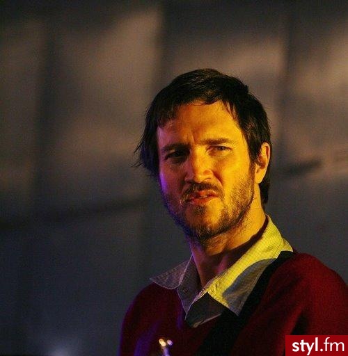 john frusciante - Średnie Męskie Fryzury