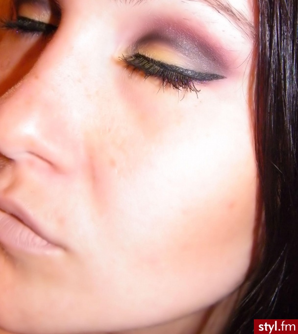 purple, yellow and violet glitter - Wieczorowe Makijaże