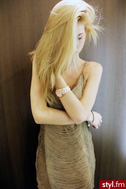 Blond Rozpuszczone Proste Na co dzień Średnie Fryzury