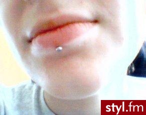 teraz mam takie przekłucie, wcześniej miałam z boku. - Modyfikacje ciała