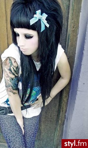 ............... - EMO Alternatywne Średnie Fryzury