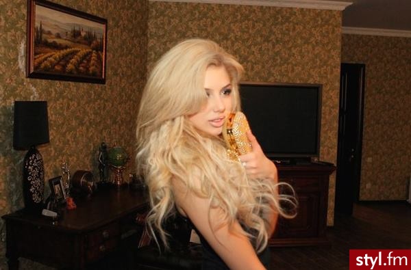 Blond Rozpuszczone Kręcone Na co dzień Długie Fryzury