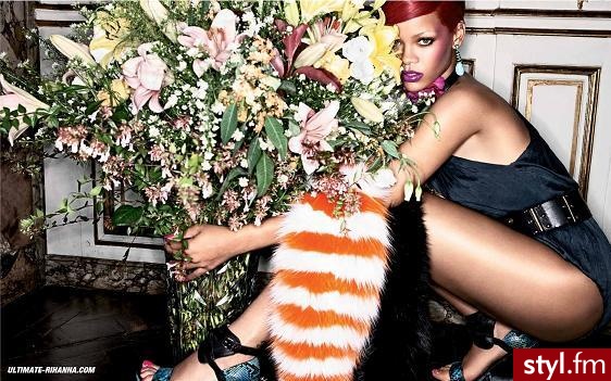 RIHANNA - Styler