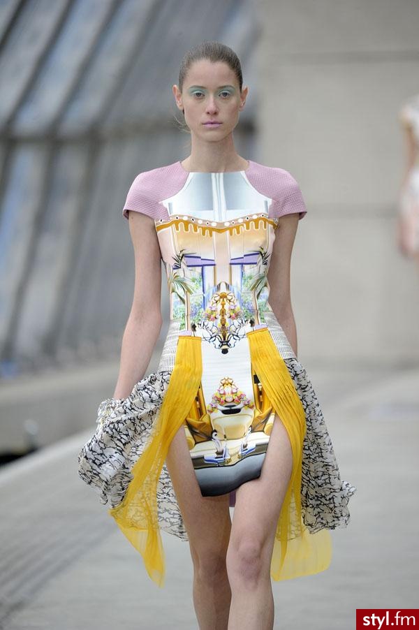 Sukienki Moda