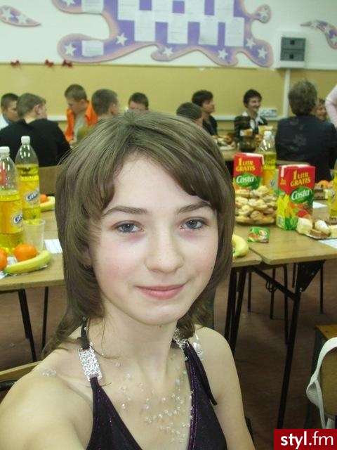 Średnie Fryzury