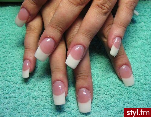 Autor: iga4 french ultra white <mona>. Autor: <b>iga4</b><br /> przedluzone na formie,ultra white,natural clear - Paznokcie