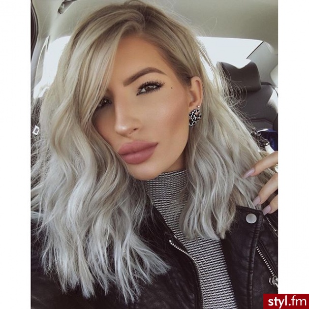Blond Rozpuszczone Kręcone Na co dzień Długie Fryzury