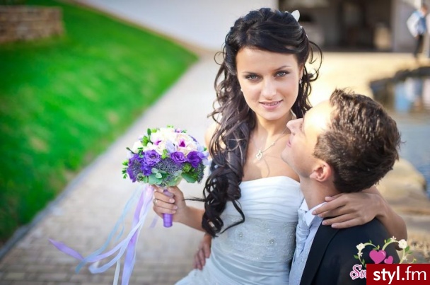 Brązowe Upięcie Kręcone Ślubne Długie Fryzury