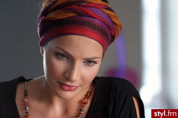 Anna Dereszowska - Nakrycia głowy Dodatki Moda