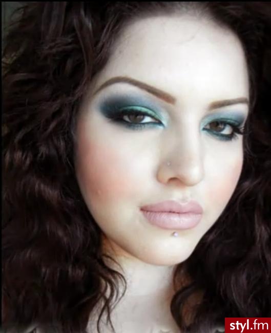 green look - Wieczorowe Makijaże