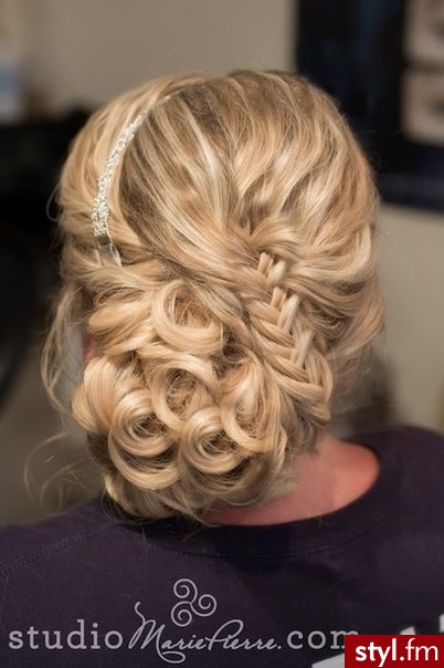 Blond Upięcie Kręcone Ślubne Długie Fryzury