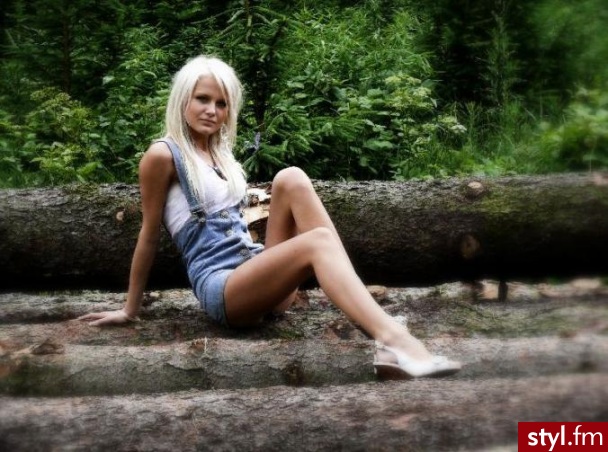 Modelka:Ania F. ZDJĘĆ NIE KOPIOWAĆ!!!!! Więcej jej zdjęć(równie fantastycznych jak te) można zobaczyć na: 
http://www.maxmodels.pl/anulkaa2011.html Serdecznie zapraszam :) - Pozostałe Ciuchy Moda