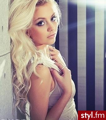 Blond Rozpuszczone Kręcone Na co dzień Długie Fryzury