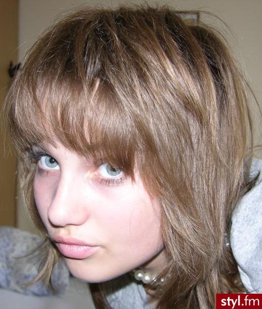 Średnie Fryzury