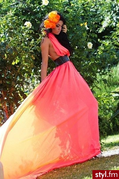 Sukienki Moda