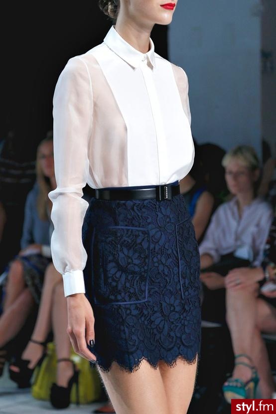 Średnie Spódnice Moda