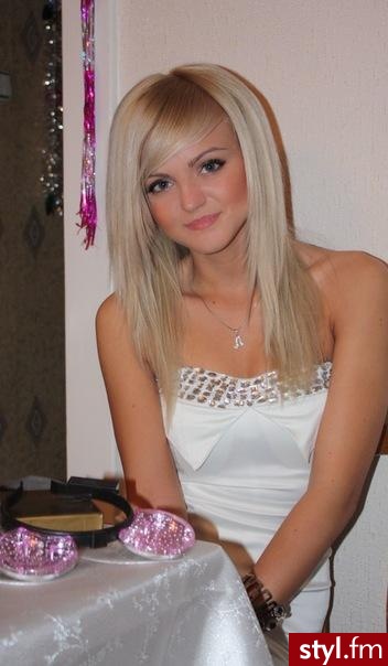 Blond Rozpuszczone Proste z grzywką Na co dzień Długie Fryzury