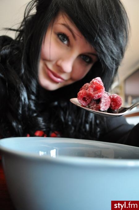 ;) - Średnie Fryzury