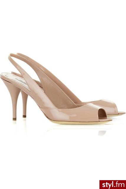 Buty z lakierowanej skóry od Miu Miu. Poluję na takie szpilki o cielistym kolorze :) Cena: $510 - Pozostałe Buty Moda