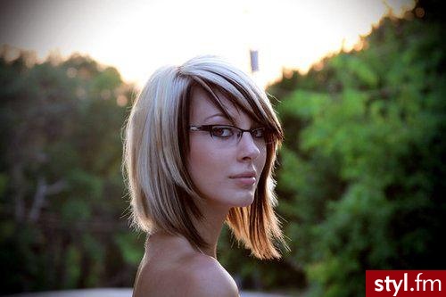 Średnie Fryzury