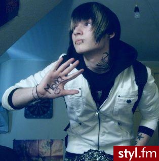 Moj :* 
Zdjecie dla mnie! - EMO Alternatywne Średnie Fryzury