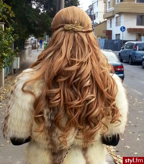 Blond Rozpuszczone Kręcone Na co dzień Długie Fryzury