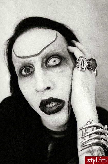 Manson. - Modyfikacje ciała