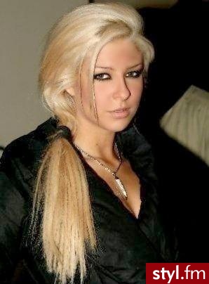 Średnie Fryzury