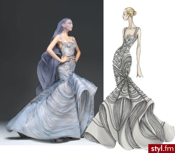 Haute Couture - wysokie krawiectwo w przypadku linii Atelier Versace odzyskuje swoje pierwotne znaczenie. Projekty z kolekcji na sezon wiosna/lato 2009 są nie tylko perfekcyjnie wykonane i prezentują kunszt twórcy, ale także, a może przede wszystkim, stro - Suknie ślubne Ślub Moda