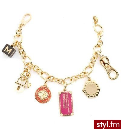 Bransoletka z charmsami od Marca Jacobsa. Wyceniona na $198. - Pozostałe Dodatki Moda