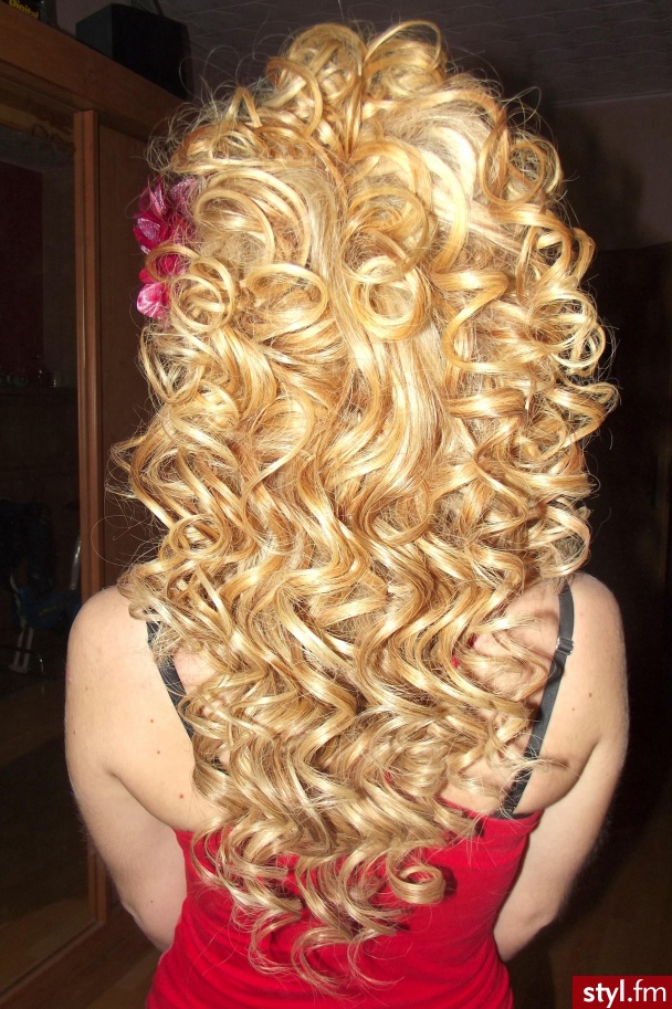 Blond Upięcie Kręcone Wieczorowe Długie Fryzury