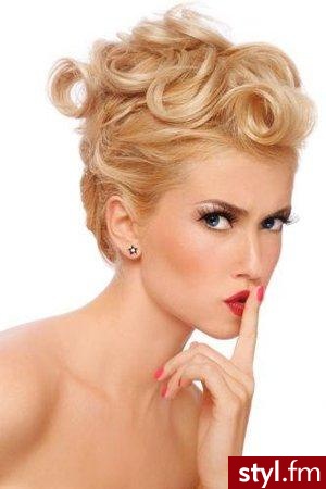 Blond Upięcie Kręcone Na co dzień Średnie Fryzury