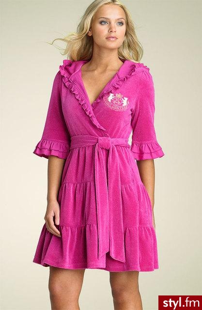 Ciepły szlafrok firmy Juicy Couture w żywym kolorze z ozdobnymi falbankami - 128$ - Pozostałe Ciuchy Moda