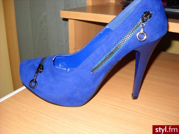 szpileczki;]. sa moje ;] - Pozostałe Buty Moda
