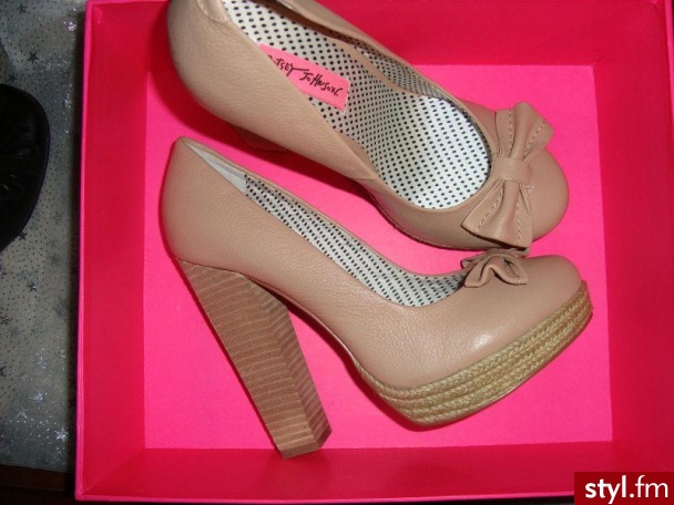 Szpilki Buty Moda