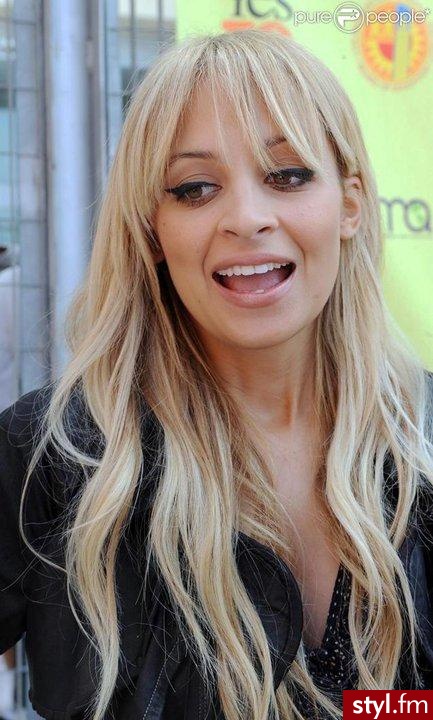 Blond Rozpuszczone Kręcone Na co dzień Długie Fryzury