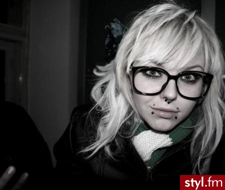 ;) - Średnie Fryzury