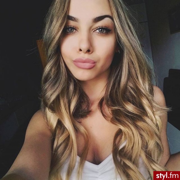 Blond Rozpuszczone Kręcone Na co dzień Długie Fryzury