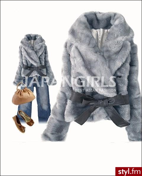 co sadzicie o tym futerku???chce kupic ale ostatnio nie mam gustu  heh :) prosze o rady
http://moda.allegro.pl/futerko-futro-kurtka-japan-style-roz-s-gratis-i1255467558.html - Moda uliczna Inne Moda