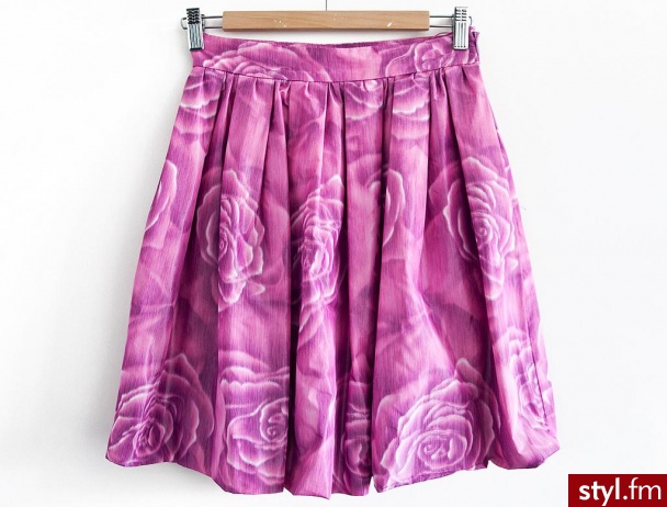 Średnie Spódnice Moda